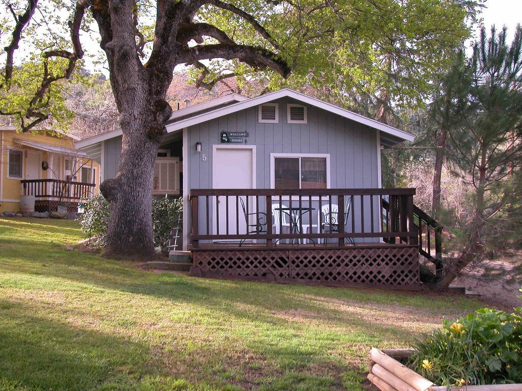 Sequoia Motel Трі-Риверс Екстер'єр фото