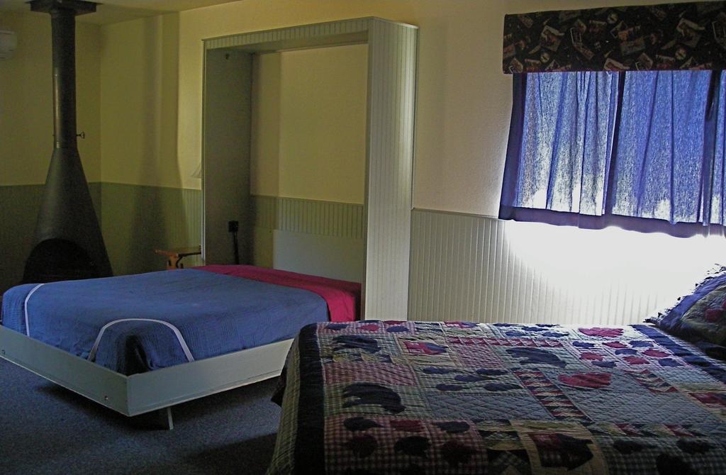 Sequoia Motel Трі-Риверс Екстер'єр фото